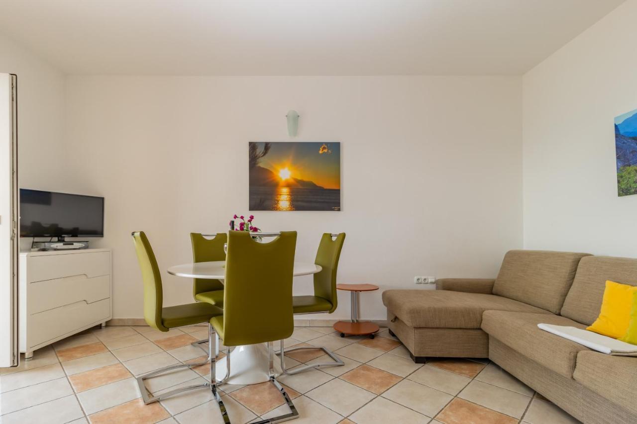 Luxury Apartments Villa Ruzmarina With New Heated Infinity Pool And Lounge Area Marusici  المظهر الخارجي الصورة