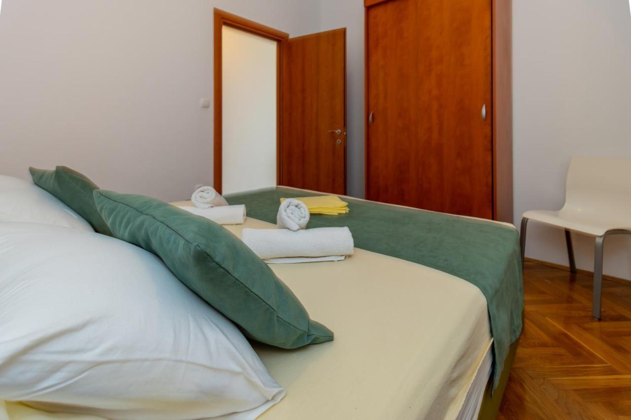 Luxury Apartments Villa Ruzmarina With New Heated Infinity Pool And Lounge Area Marusici  المظهر الخارجي الصورة