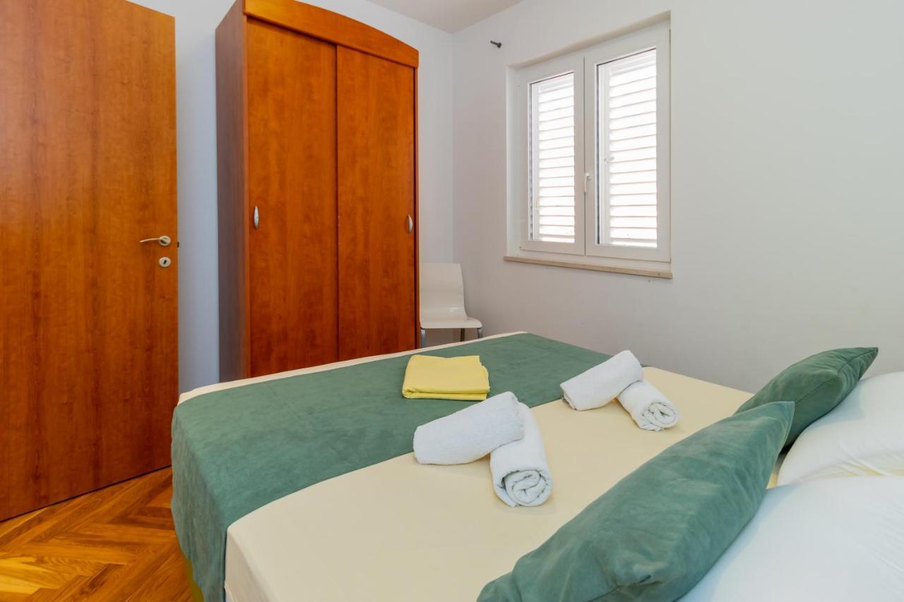Luxury Apartments Villa Ruzmarina With New Heated Infinity Pool And Lounge Area Marusici  المظهر الخارجي الصورة