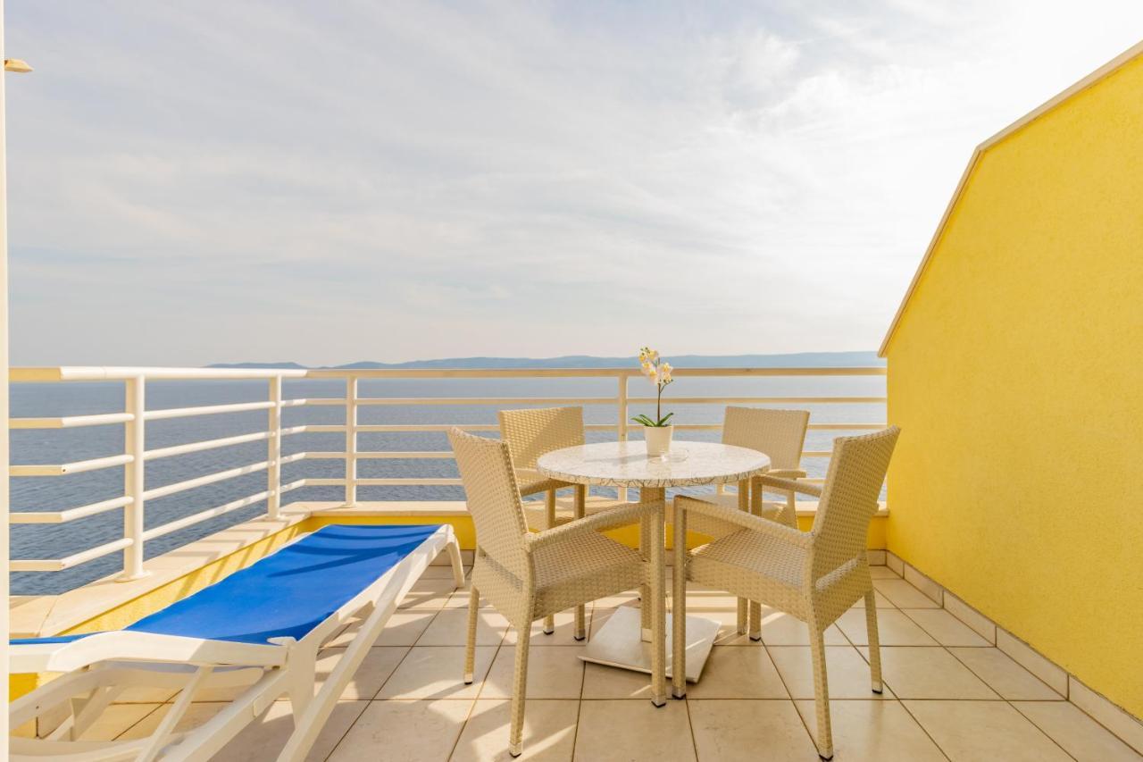 Luxury Apartments Villa Ruzmarina With New Heated Infinity Pool And Lounge Area Marusici  المظهر الخارجي الصورة